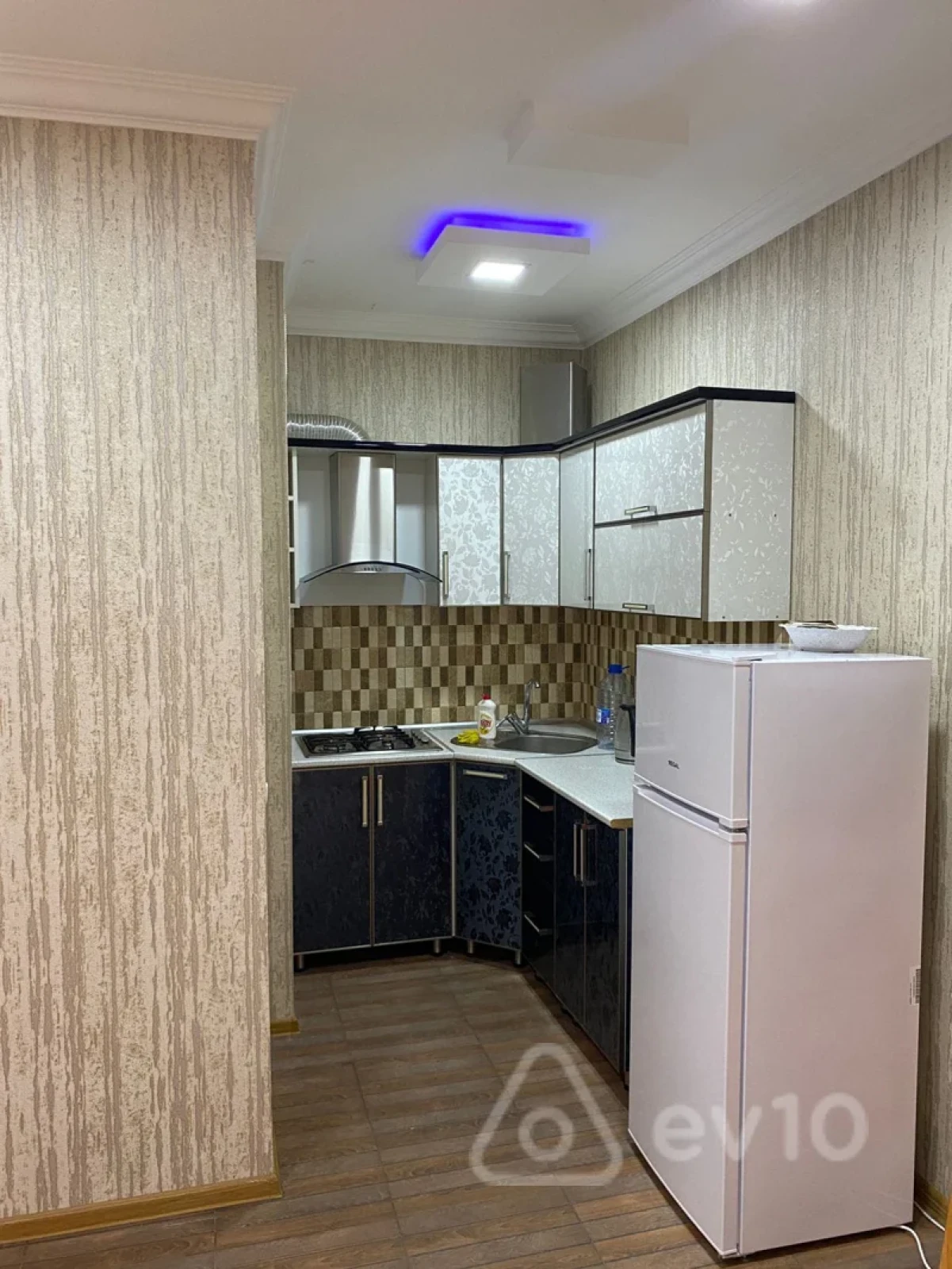 Kirayə verilir 3 otaqlı yeni tikili 100 m²