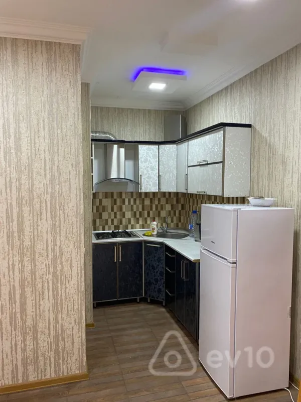 Kirayə verilir 3 otaqlı yeni tikili 100 m²