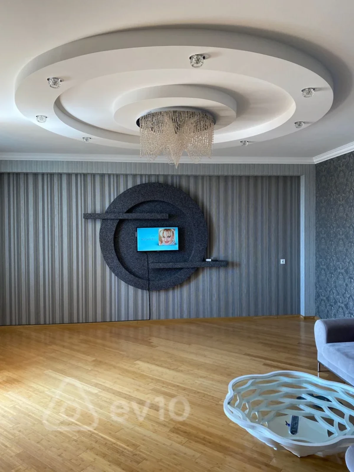 Kirayə verilir 3 otaqlı yeni tikili 100 m²