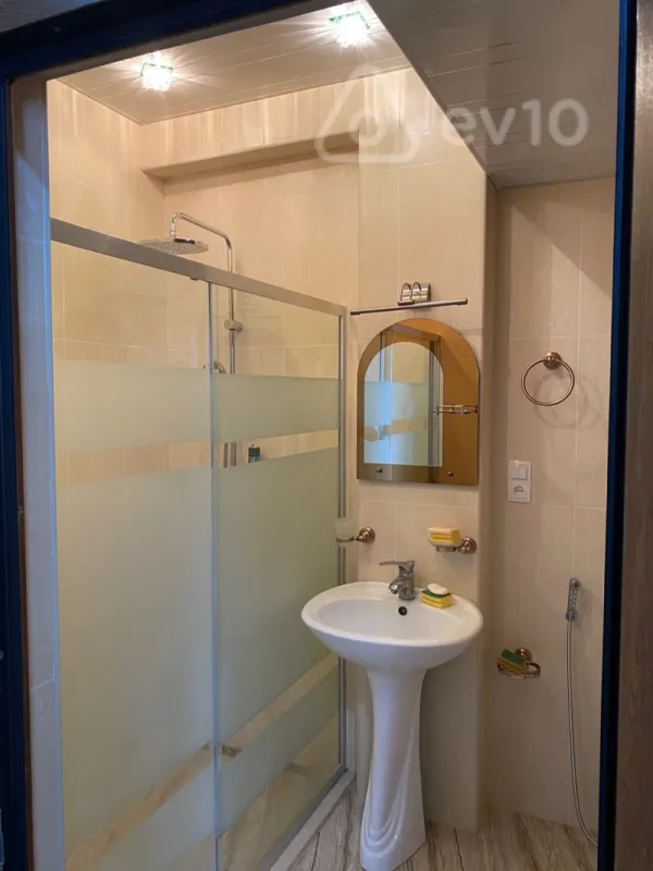 Kirayə verilir 3 otaqlı yeni tikili 100 m²