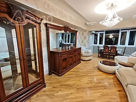 Kirayə verilir 3 otaqlı köhnə tikili 95 m²