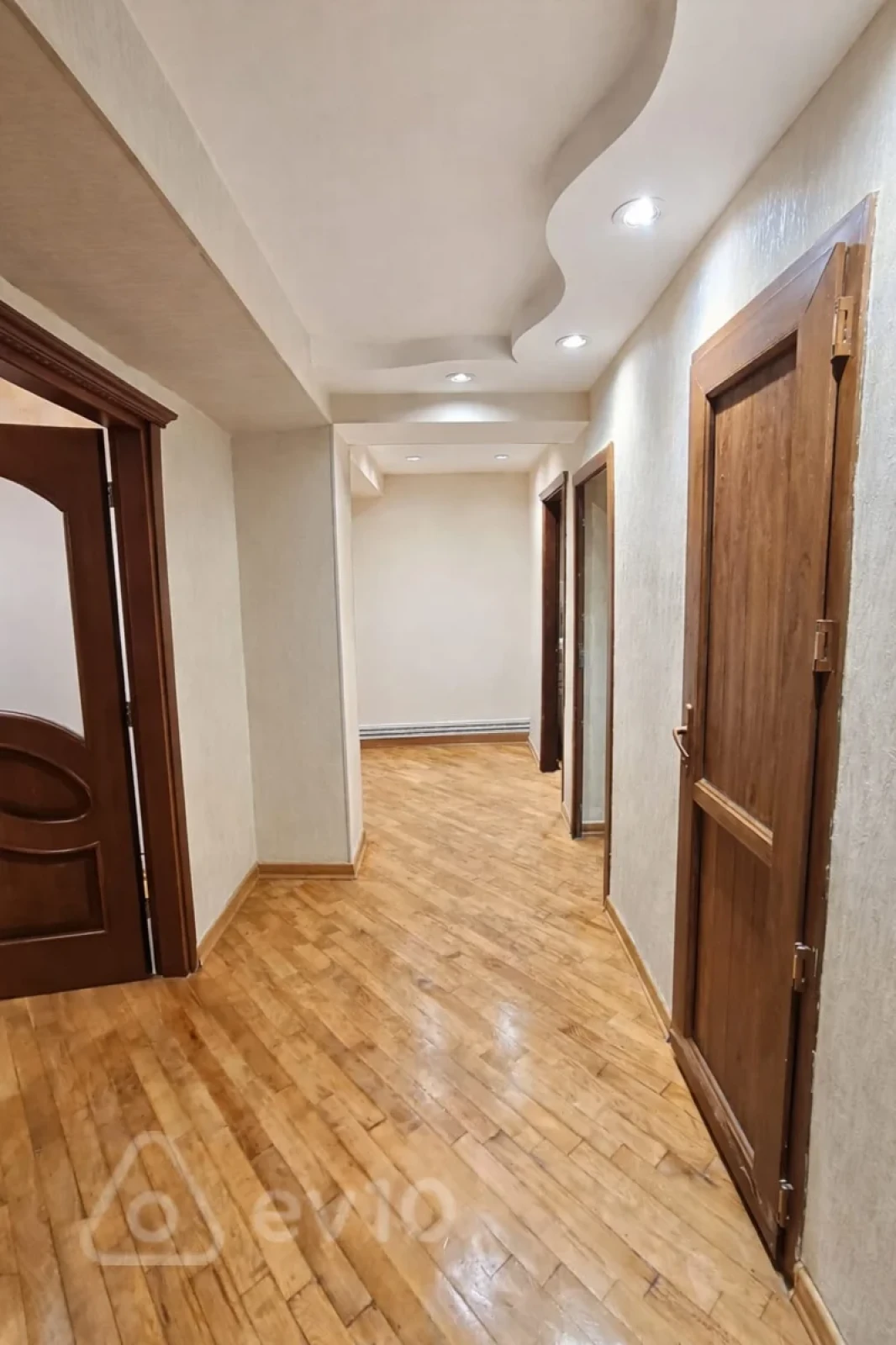 Kirayə verilir 3 otaqlı köhnə tikili 95 m²