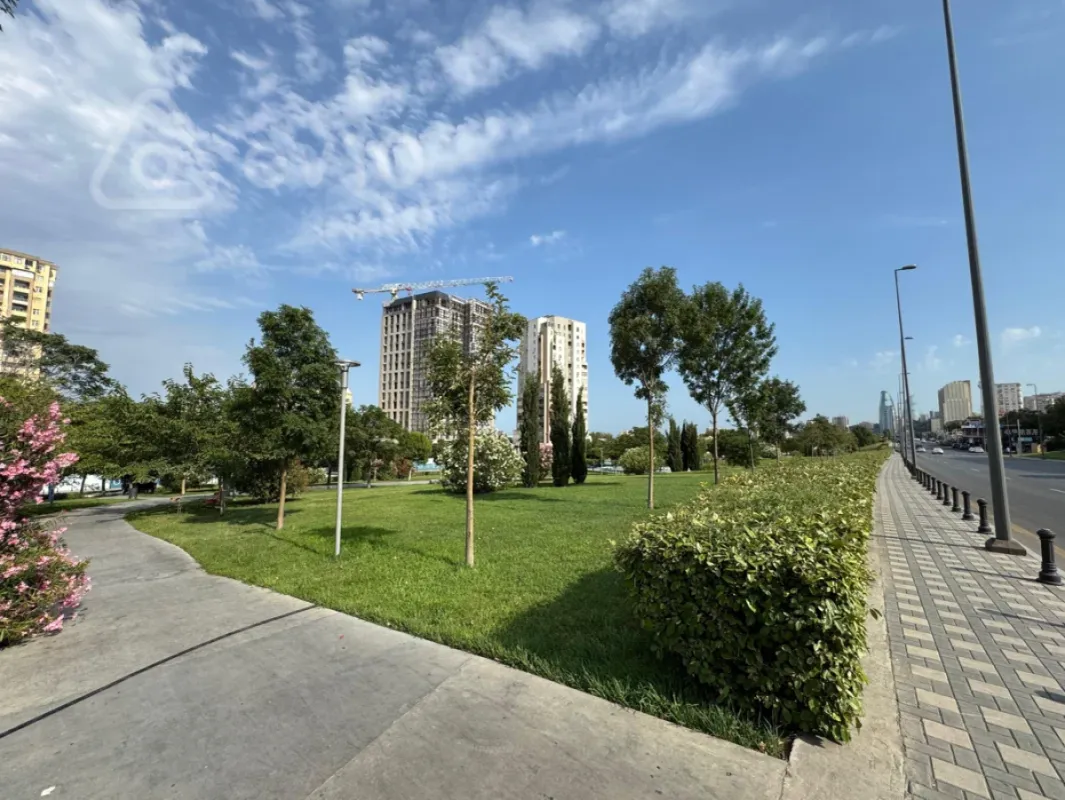 Satılır 2 otaqlı köhnə tikili 65 m²