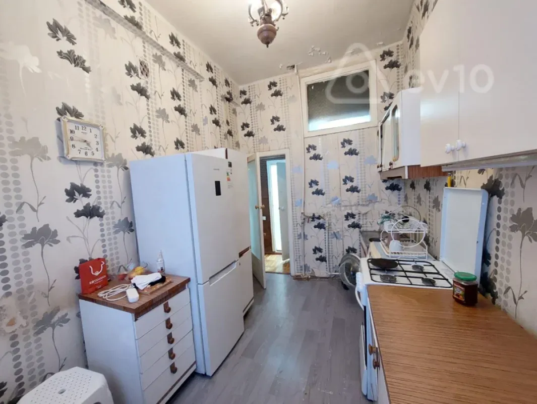 Satılır 2 otaqlı köhnə tikili 65 m²