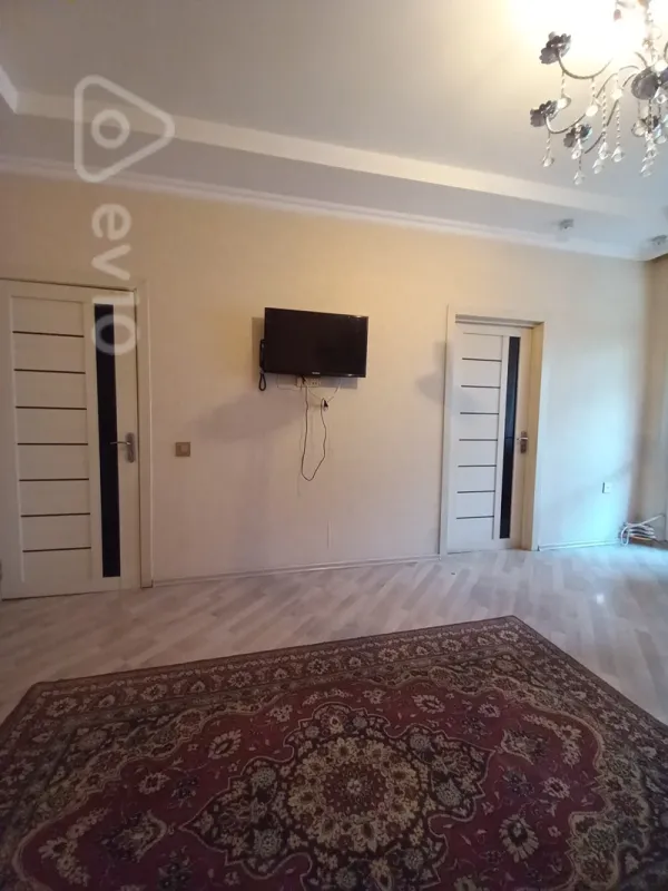 Kirayə verilir 3 otaqlı köhnə tikili 80 m²