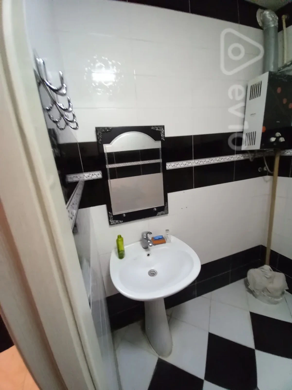 Kirayə verilir 3 otaqlı köhnə tikili 80 m²