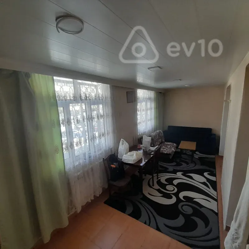 Kirayə verilir 1 otaqlı köhnə tikili 50 m²