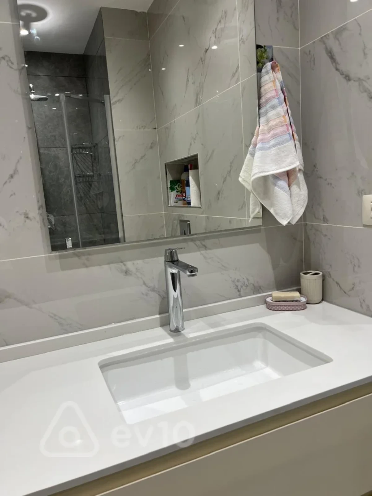 Kirayə verilir 2 otaqlı yeni tikili 62 m²