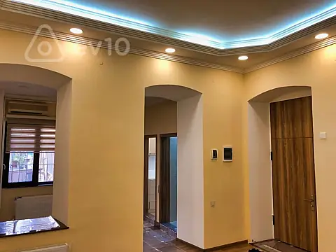 Kirayə verilir 3 otaqlı ofis 130 m²