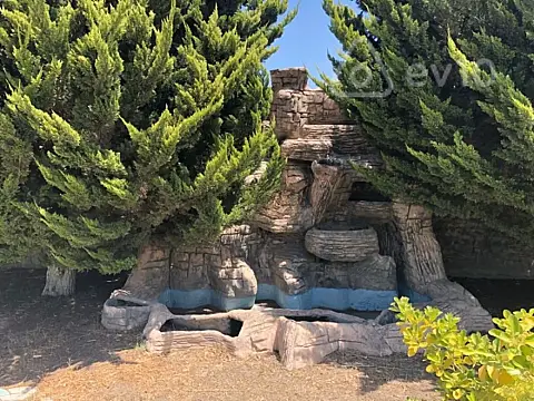 Satılır 8 otaqlı həyət evi 800 m²