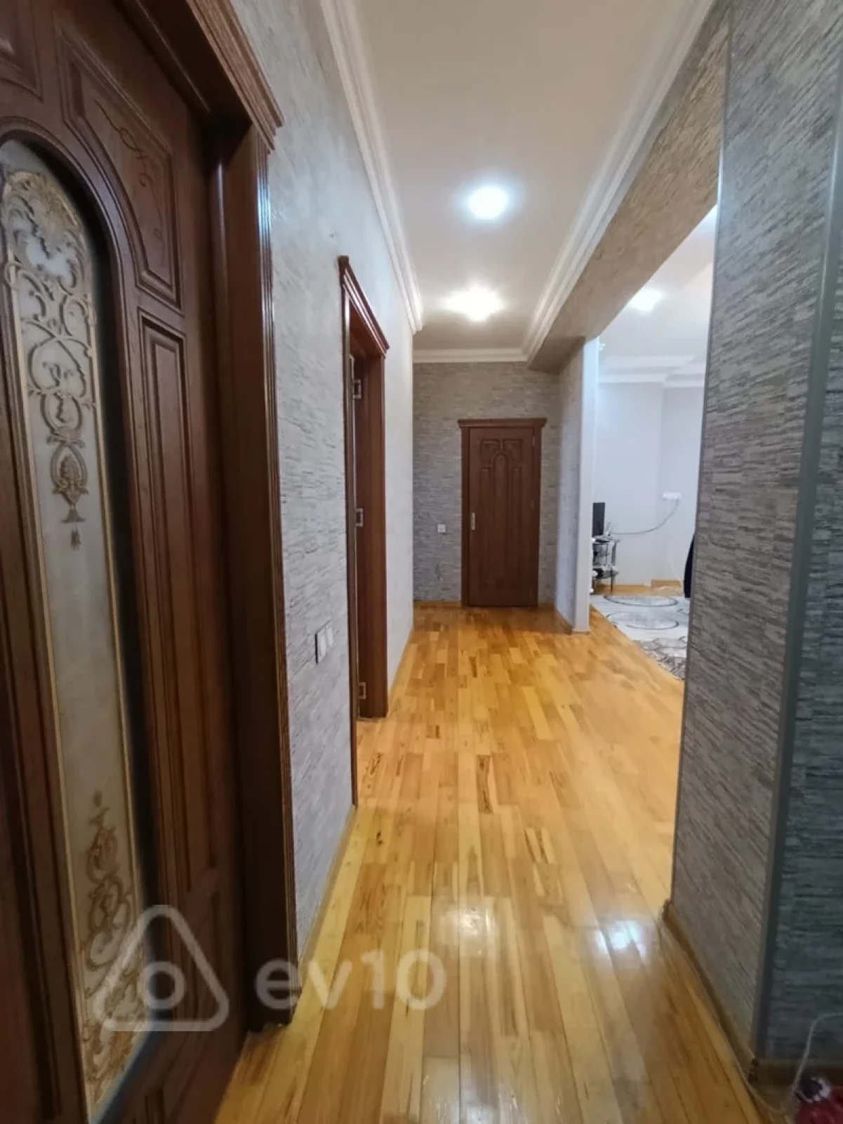 Kirayə verilir 3 otaqlı yeni tikili 100 m²