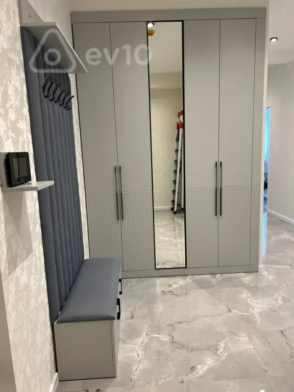 Kirayə verilir 3 otaqlı yeni tikili 120 m²