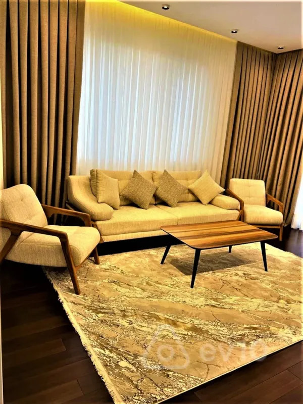 Kirayə verilir 3 otaqlı yeni tikili 120 m²