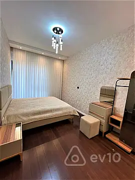 Kirayə verilir 3 otaqlı yeni tikili 120 m²