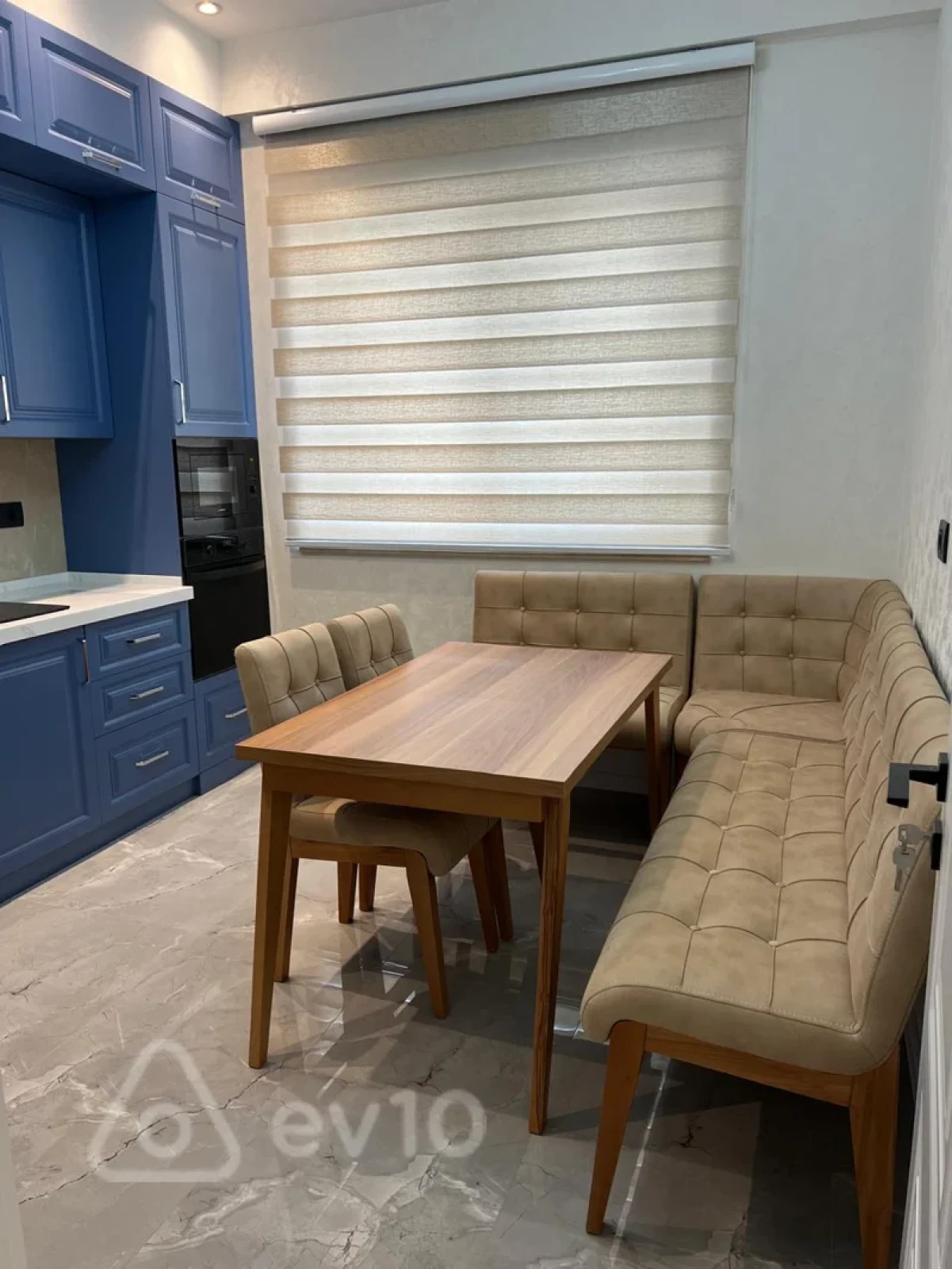 Kirayə verilir 3 otaqlı yeni tikili 120 m²