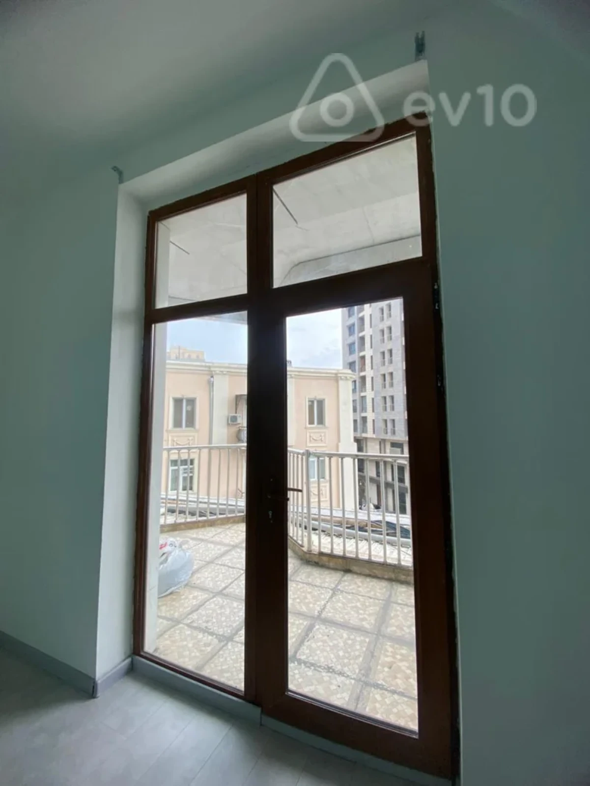 Kirayə verilir 2 otaqlı ofis 75 m²