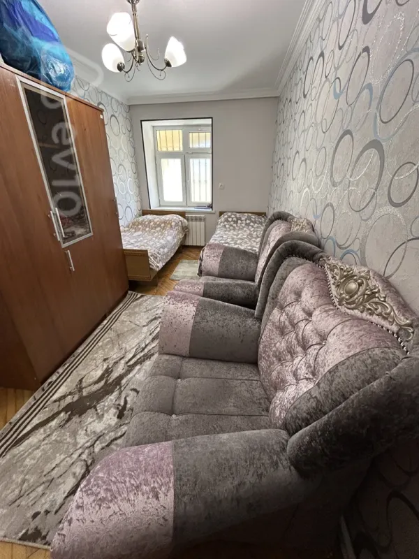 Kirayə verilir 2 otaqlı köhnə tikili 72 m²