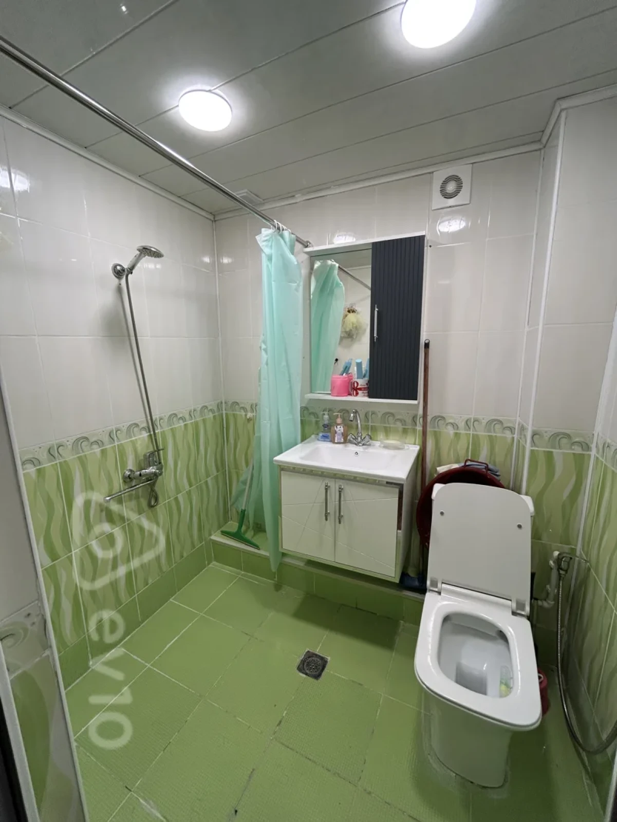 Kirayə verilir 2 otaqlı köhnə tikili 72 m²