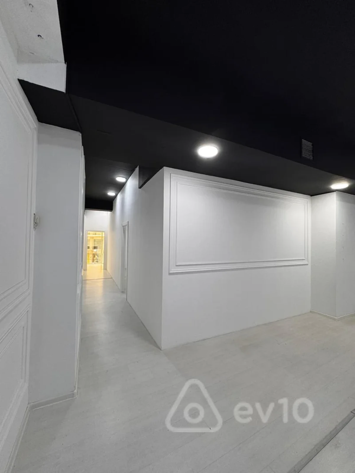Kirayə verilir 2 otaqlı ofis 100 m²