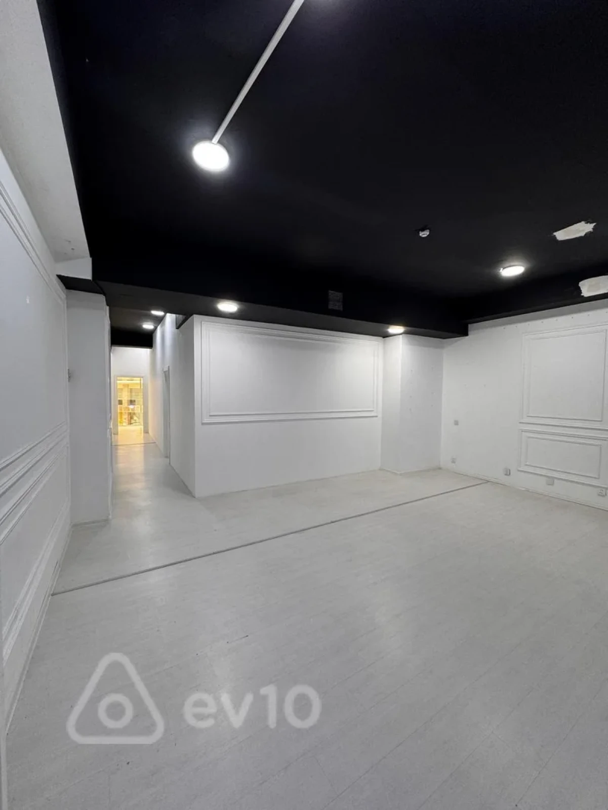 Kirayə verilir 2 otaqlı ofis 100 m²