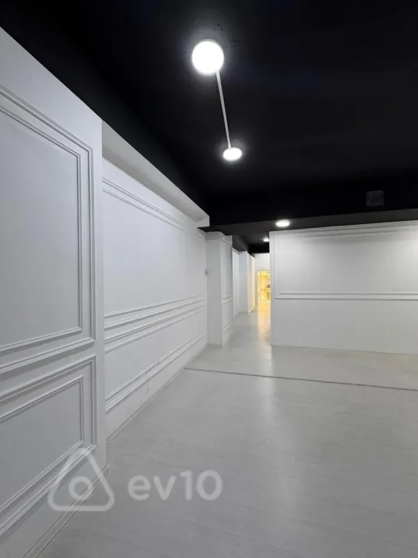 Kirayə verilir 2 otaqlı ofis 100 m²