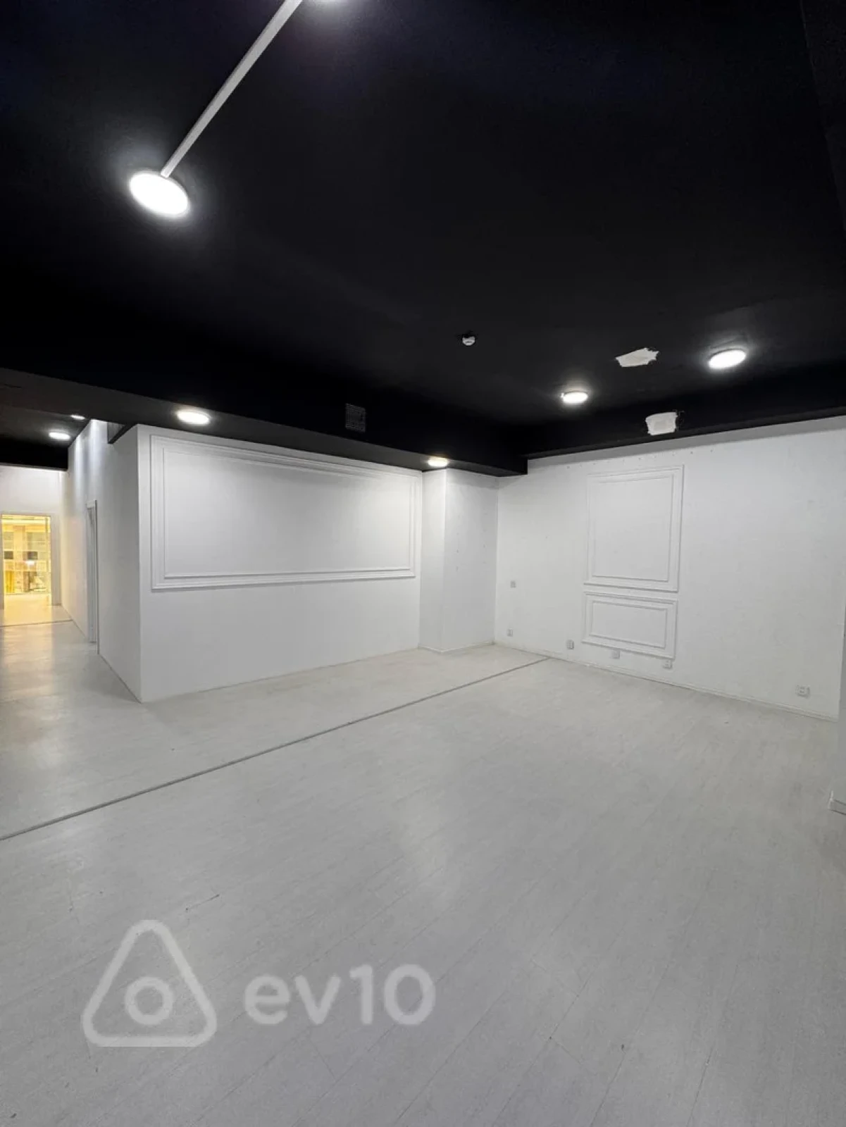 Kirayə verilir 2 otaqlı ofis 100 m²