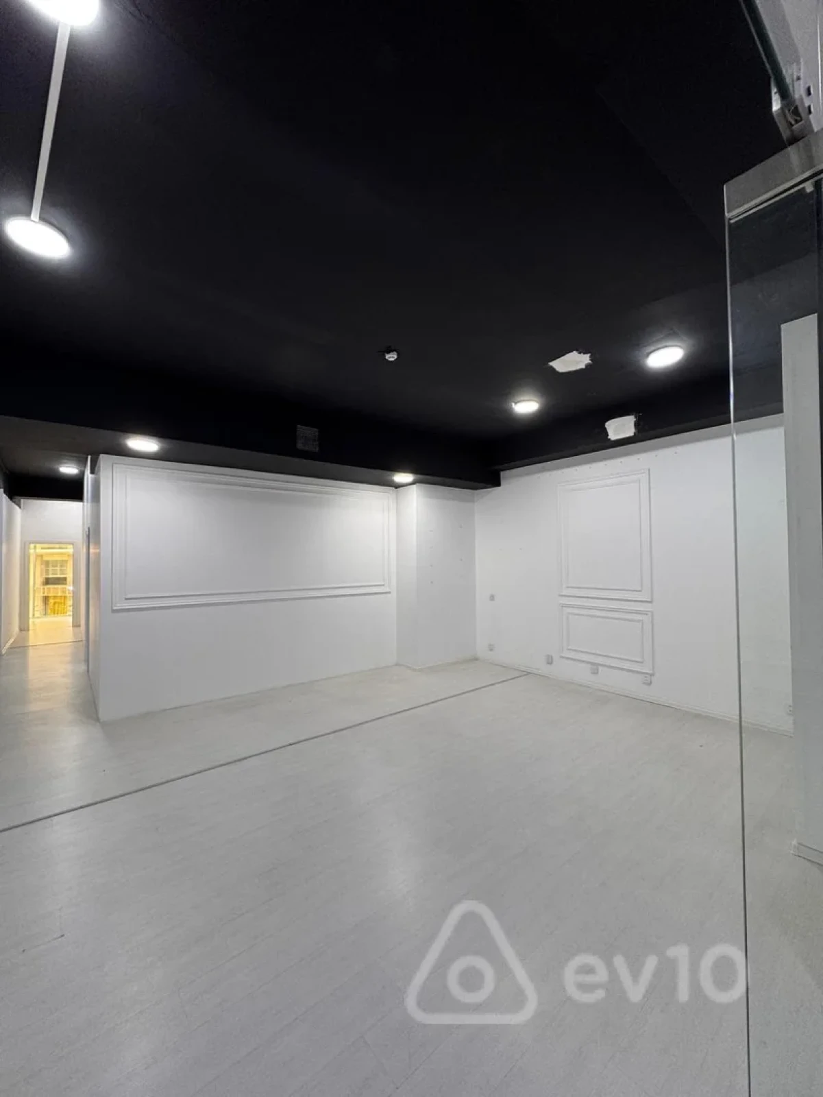 Kirayə verilir 2 otaqlı ofis 100 m²