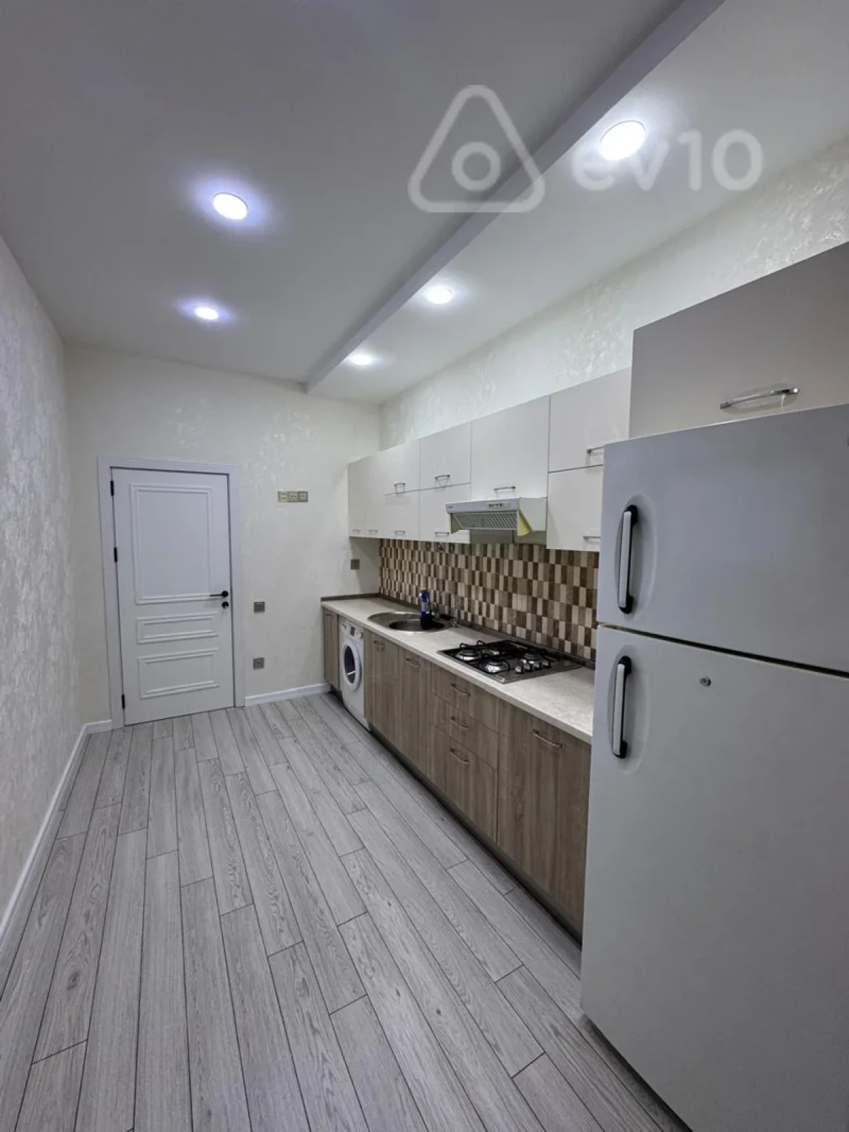 Satılır 3 otaqlı yeni tikili 90 m²