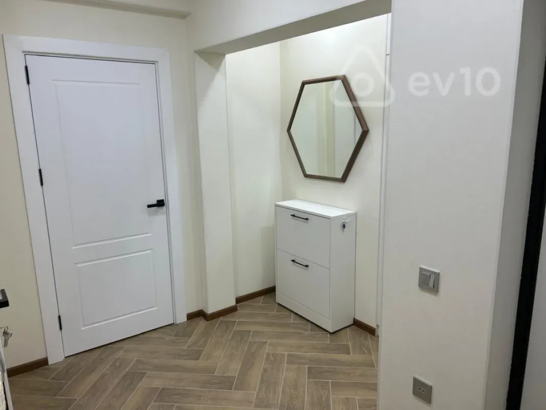 Kirayə verilir 1 otaqlı köhnə tikili 45 m²
