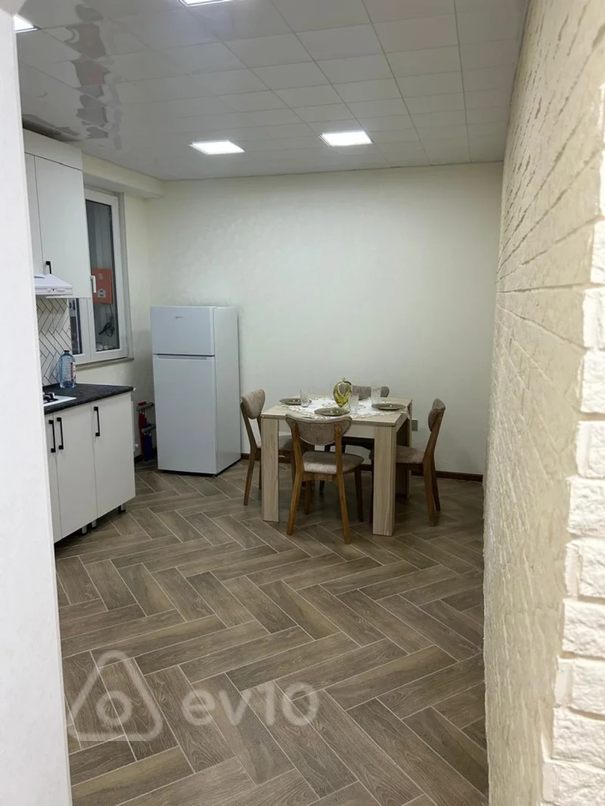Kirayə verilir 1 otaqlı köhnə tikili 45 m²