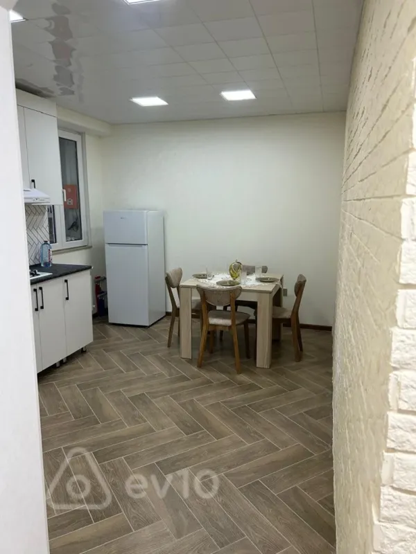 Kirayə verilir 1 otaqlı köhnə tikili 45 m²