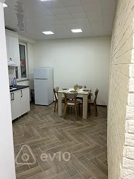 Kirayə verilir 1 otaqlı köhnə tikili 45 m²