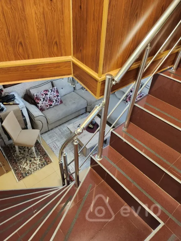 Kirayə verilir 3 otaqlı köhnə tikili 100 m²