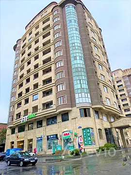 Kirayə verilir 5 otaqlı yeni tikili 220 m²