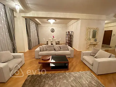 Kirayə verilir 5 otaqlı yeni tikili 220 m²