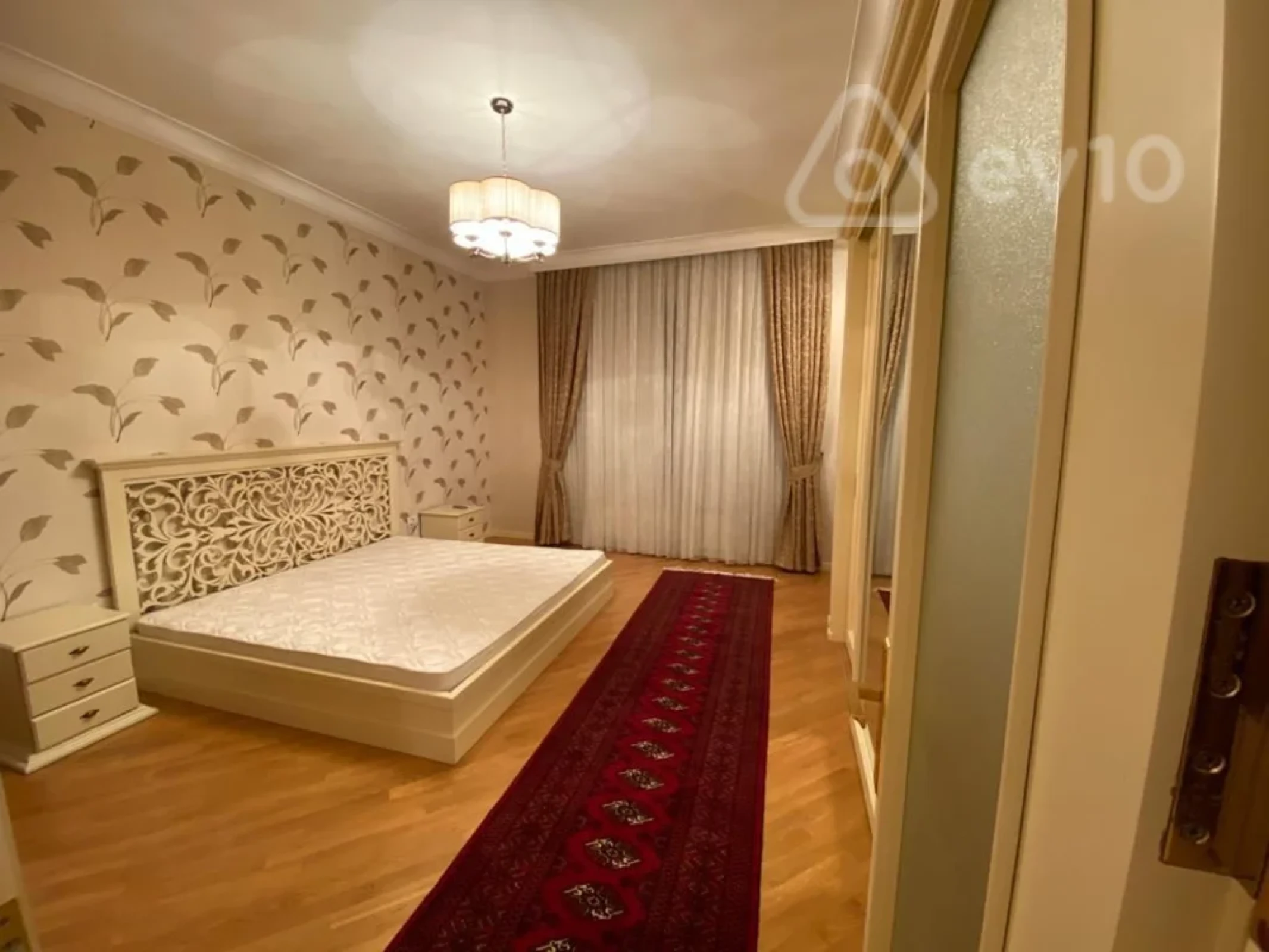 Kirayə verilir 5 otaqlı yeni tikili 220 m²