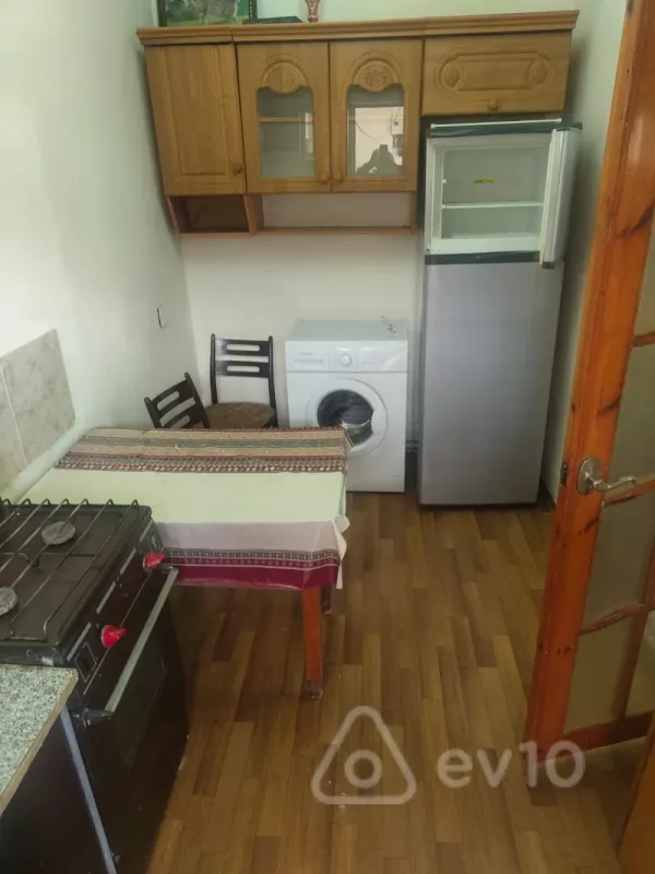 Kirayə verilir 1 otaqlı həyət evi 25 m²
