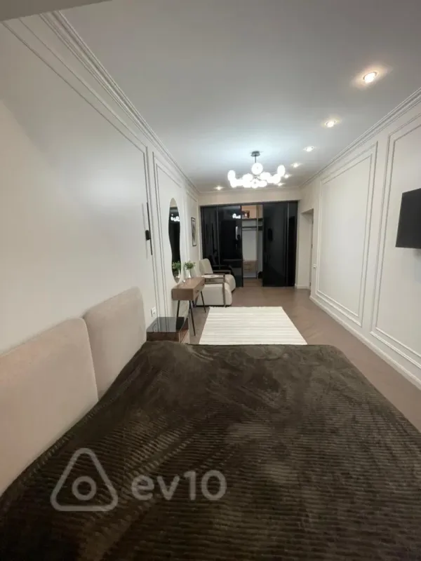 Kirayə verilir 2 otaqlı yeni tikili 80 m²