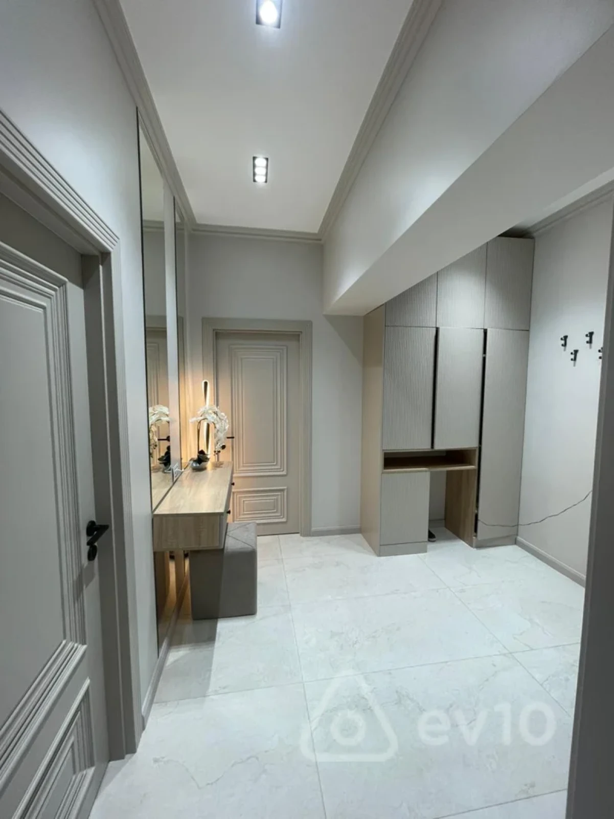 Kirayə verilir 2 otaqlı yeni tikili 80 m²