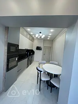 Kirayə verilir 2 otaqlı yeni tikili 80 m²