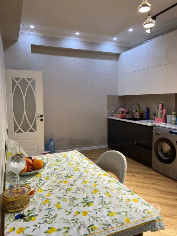 Kirayə verilir 3 otaqlı yeni tikili 120 m²
