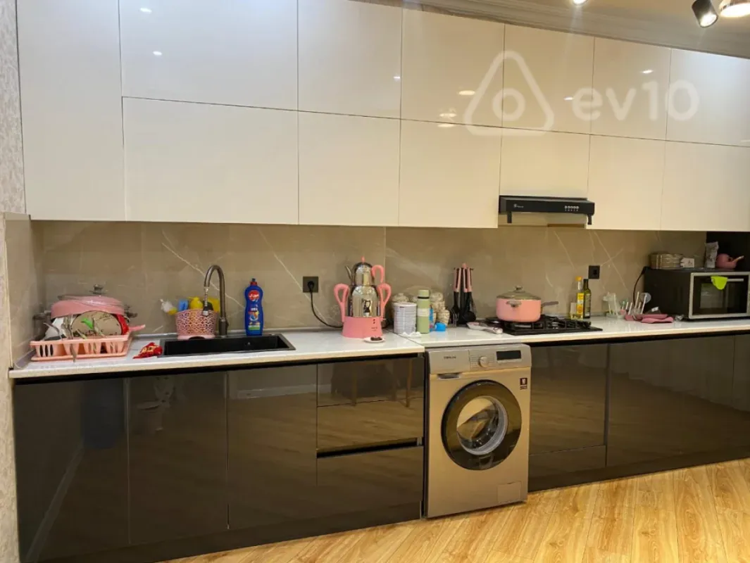 Kirayə verilir 3 otaqlı yeni tikili 120 m²