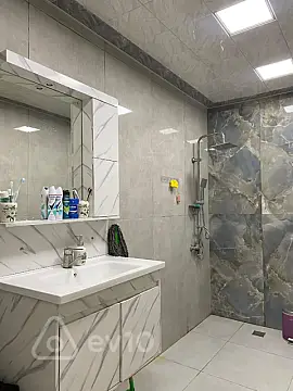 Kirayə verilir 3 otaqlı yeni tikili 120 m²