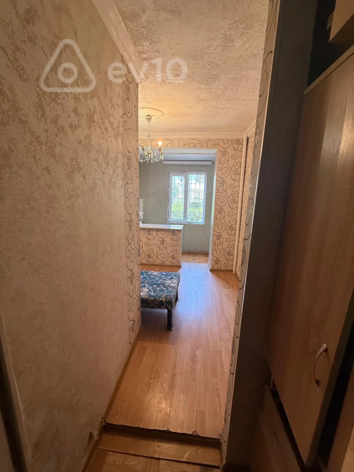 Kirayə verilir 2 otaqlı köhnə tikili 60 m²
