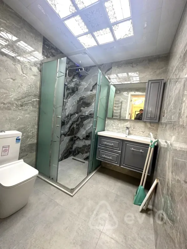 Satılır 3 otaqlı köhnə tikili 100 m²