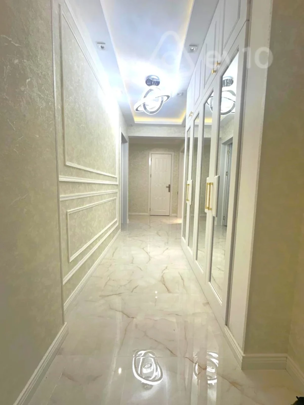 Satılır 3 otaqlı köhnə tikili 100 m²