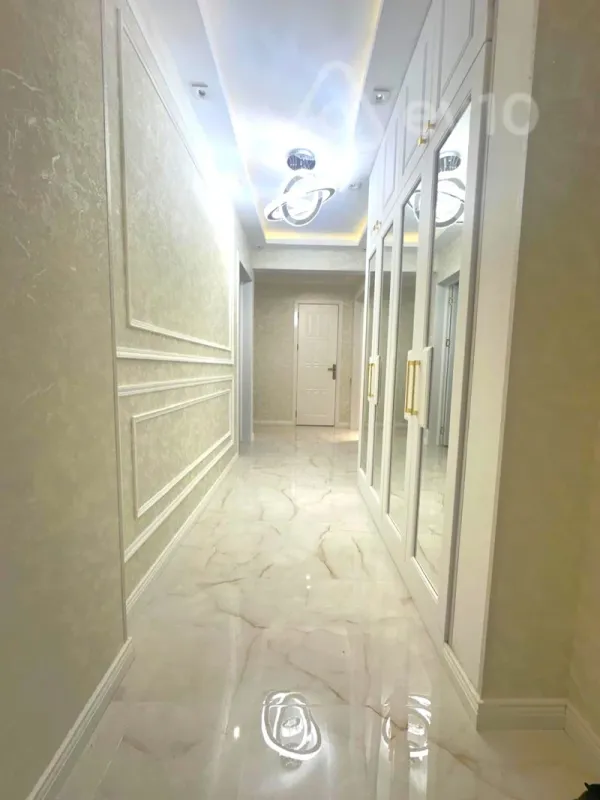 Satılır 3 otaqlı köhnə tikili 100 m²