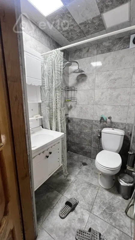 Kirayə verilir 3 otaqlı köhnə tikili 75 m²
