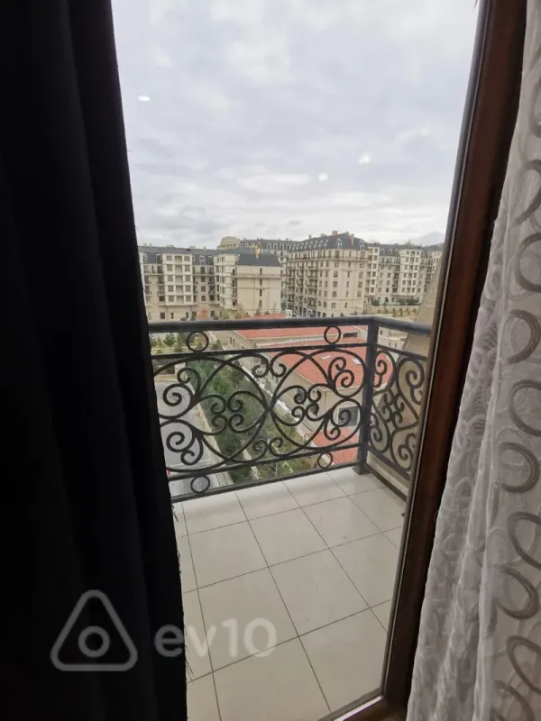 Kirayə verilir 2 otaqlı yeni tikili 80 m²