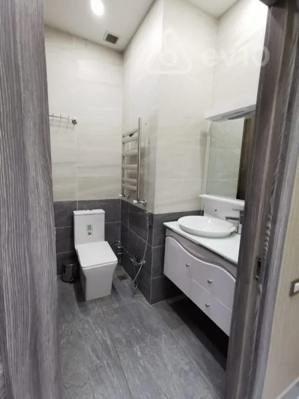 Kirayə verilir 2 otaqlı yeni tikili 80 m²